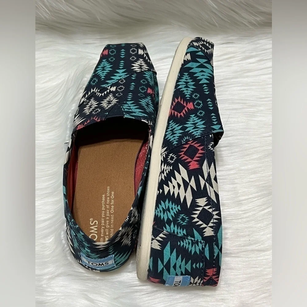 TOM’S Aztec Print Multicolor Women Shoes Sz W7.5